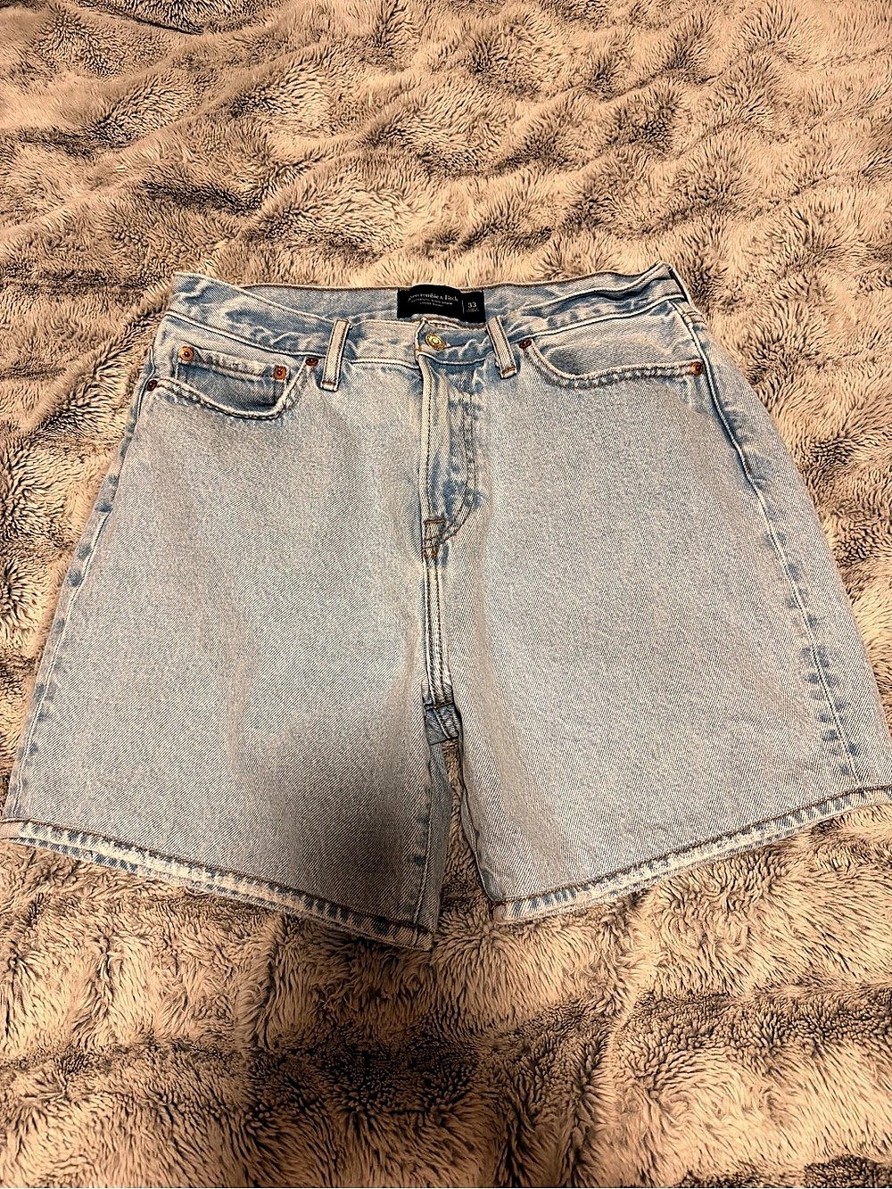 Abercrombie & Fitch Authentic Rigid Denim Loose Short Waist 33